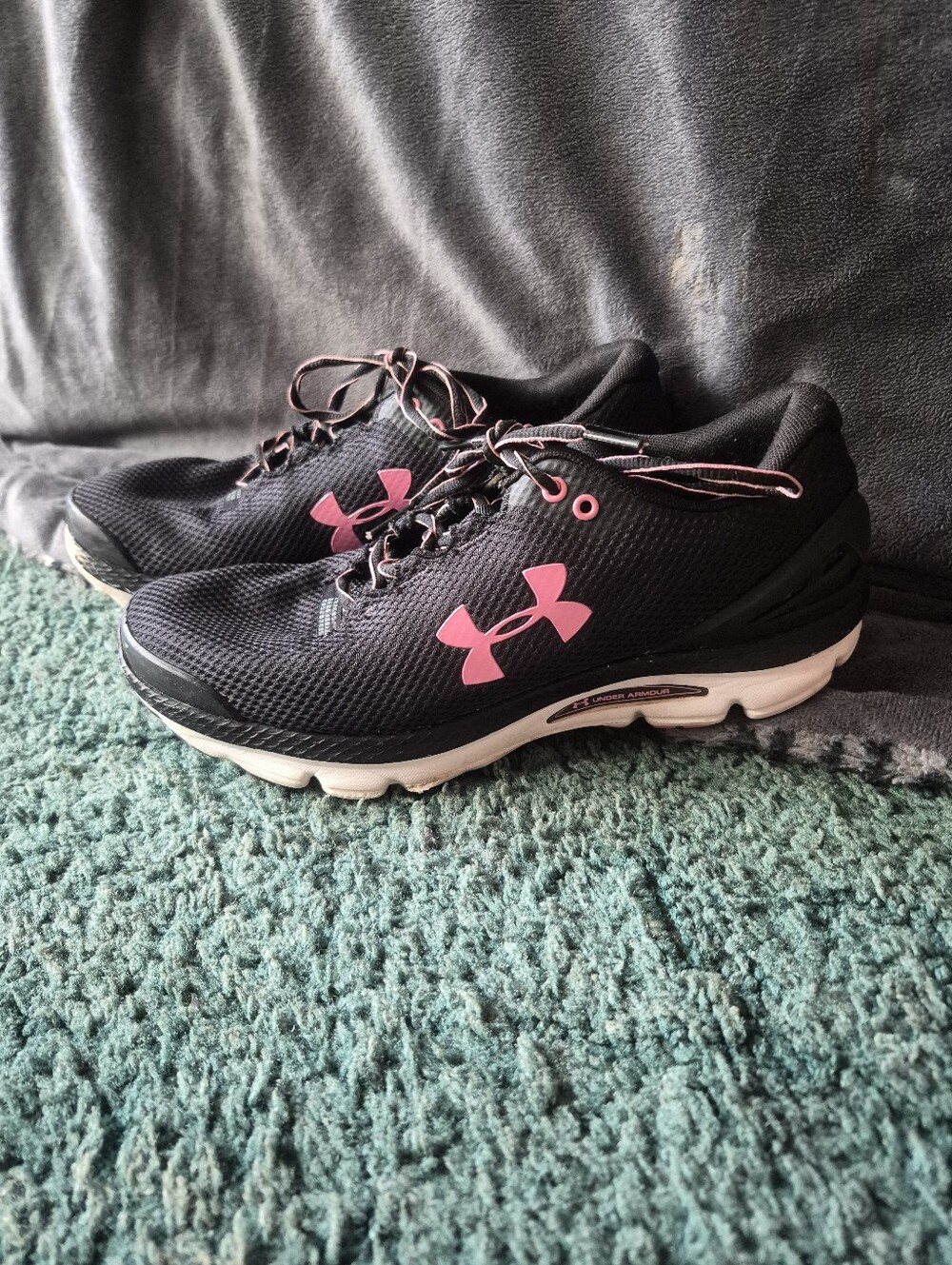 Under Armour Charged Gemini Athletic Sneakers Women's Size 9.5 Black Pink